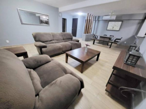 Departamento de 3 habitaciones y 3 baños.